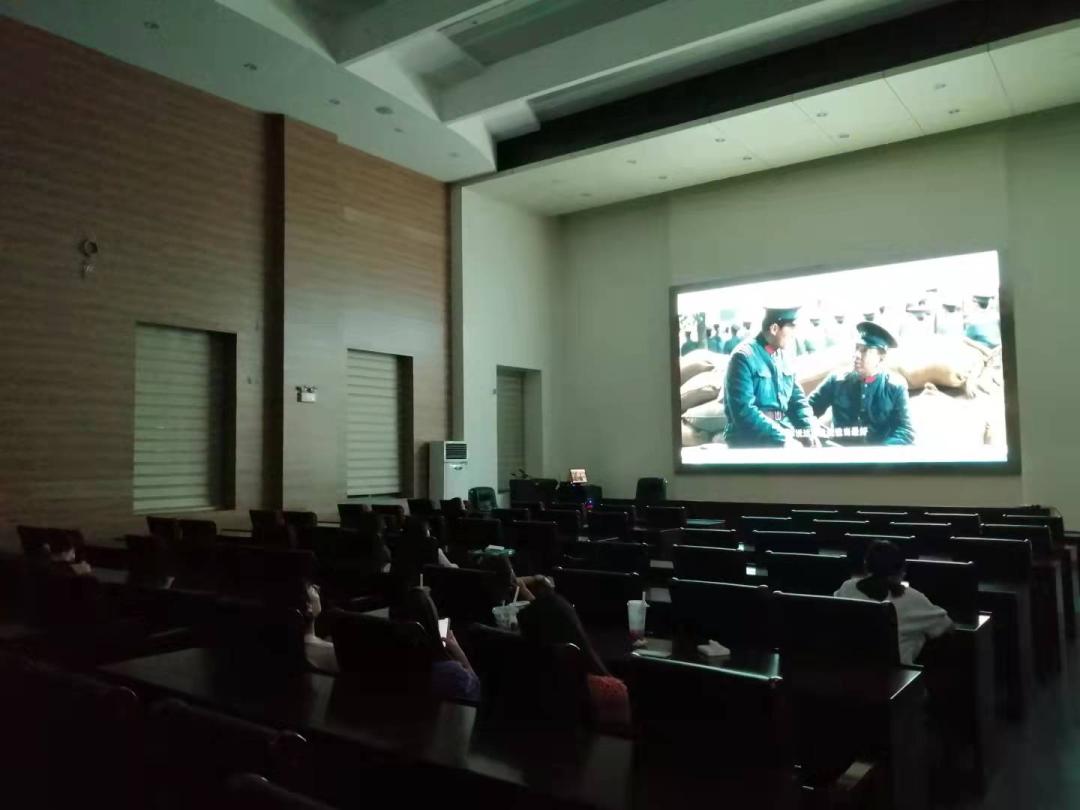 滁州市妇女干部培训班，观看红色电影《建伟业》，深入开展史学习教育